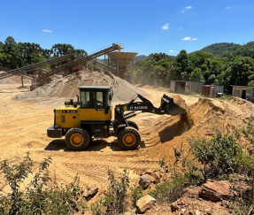 Informe de rendimiento en campo: Cargadora de ruedas ZT.MACHINE ZT928A en un entorno de cantera con alto contenido de polvo.