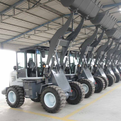 Minicargadora compacta y versátil de 1,5 toneladas para tareas agrícolas