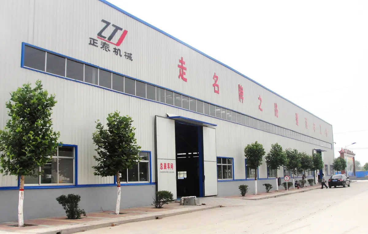 Экскаватор-погрузчик с двигателем Cummins мощностью 75 кВт. Экскаватор-погрузчик с двигателем Cummins мощностью 75 кВт.