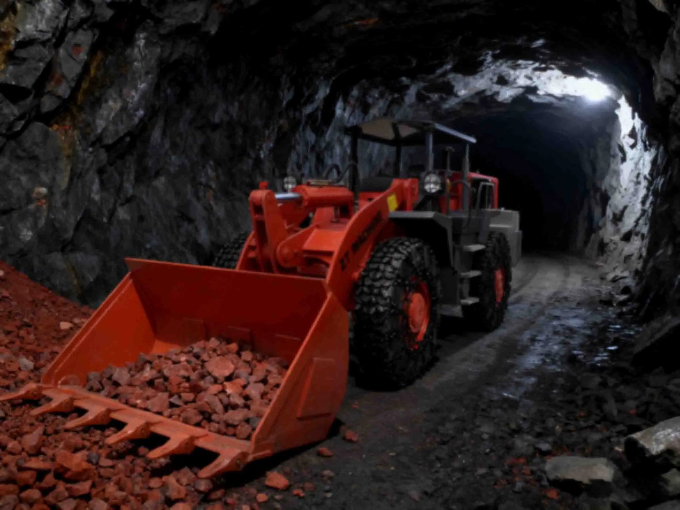 Máy xúc đào ZT935KS: Bước đột phá trong khai thác quặng sắt.jpg Máy xúc đào ZT935KS: Bước đột phá trong khai thác quặng sắt.jpg