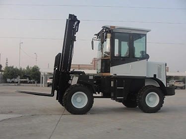 Forklift Artikulasi Medan Berat 2 Ton