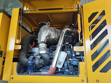 Heavy-Duty Ground Compactor For Landfills
